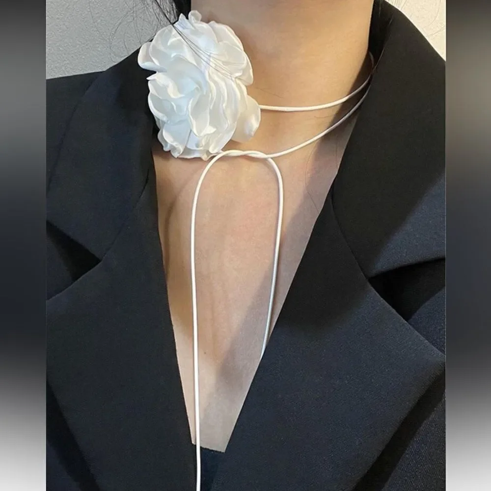 Elegant Floral Necklace A1030